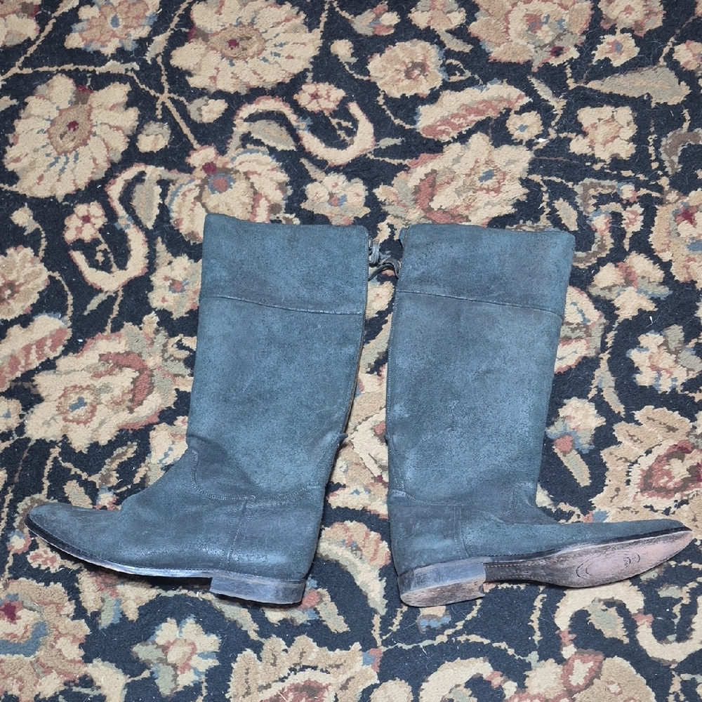 Golden Goose Distressed Gray Suede Boots. Size 41